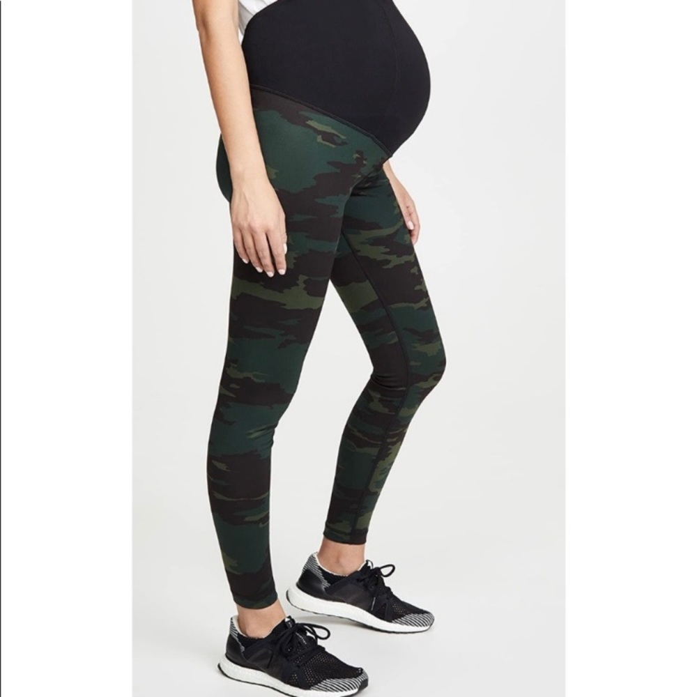 Ingrid & Isabel Maternity Leggings Green Camp Print Activewear Pant Small